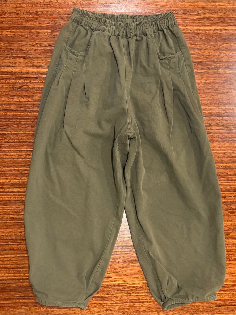 Olive Green Barrel Leg Pull-On cropped Cargo Pants Size M